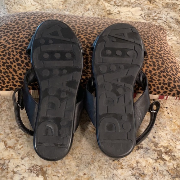 Prada  Velcro Fastening Black Criss Cross leather sandals - Picture 6 of 8